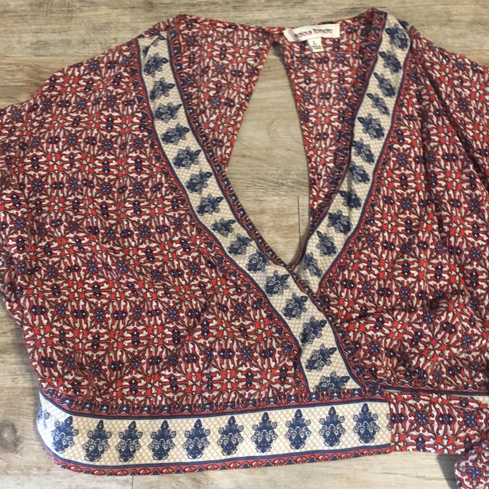 Charlie Wrap Top - Picture 2 of 3